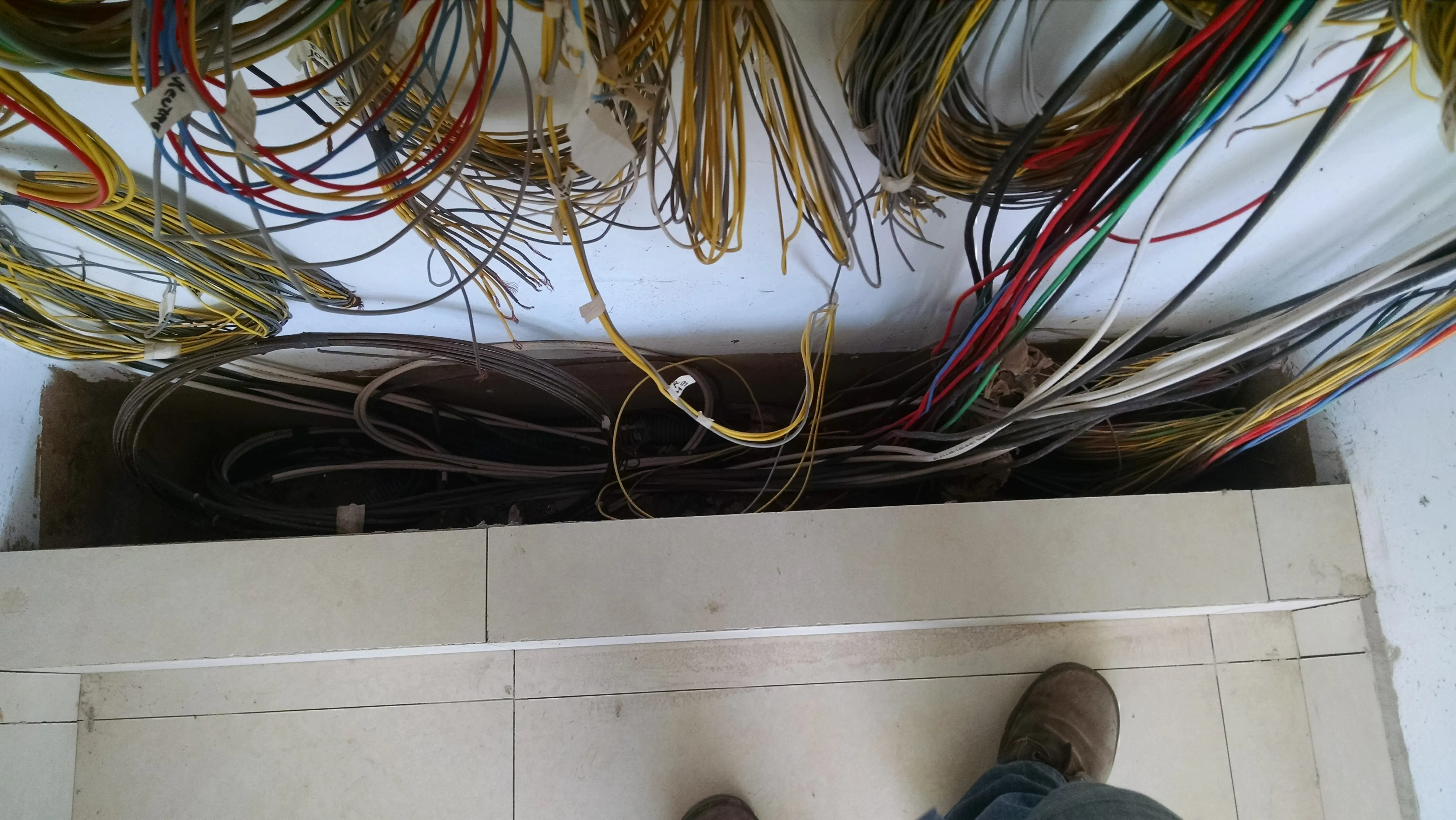 Detalhe Inferiorr Obra Para Armario Tecnico